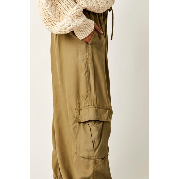 🎉LAST CHANCE🎉 FREE PEOPLE Palash Solid Cargo Pants / Dried Herb - Picture 5 of 6